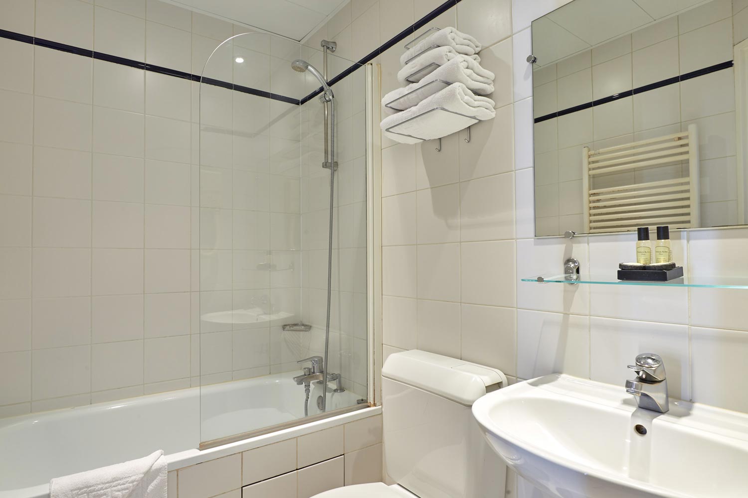 Hotel Montparnasse Daguerre | Salle de Bain Chambre Double Standard | Hotel 3* Paris