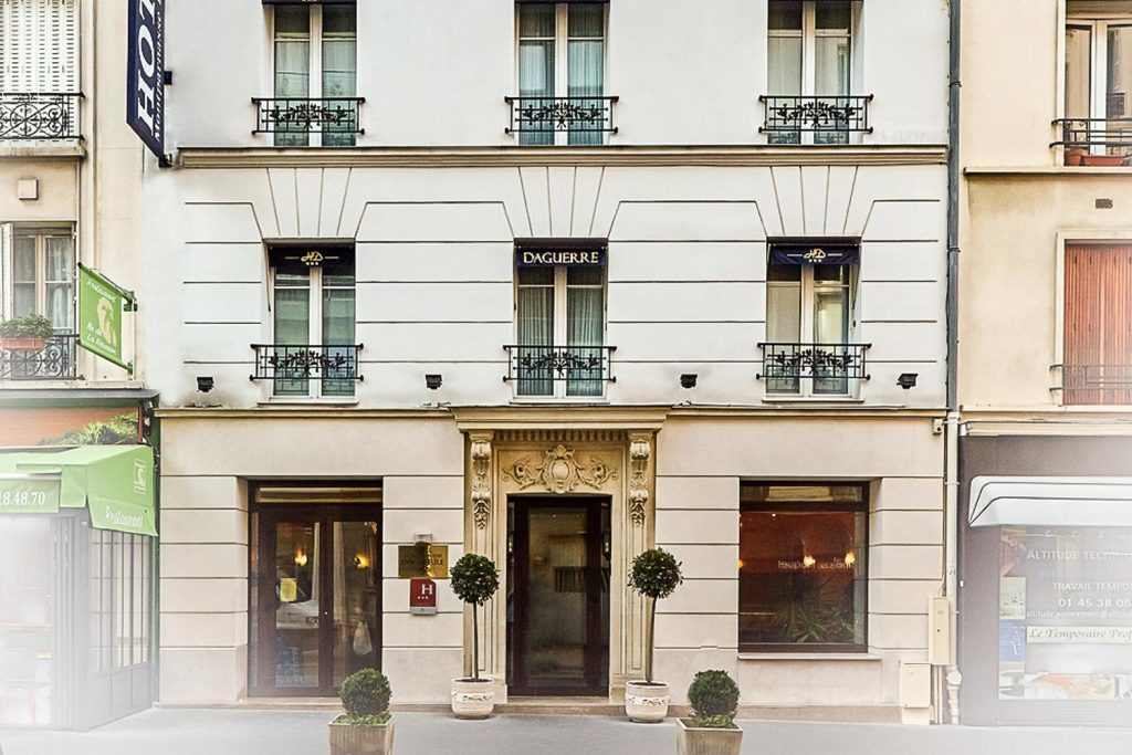 Façade de l'Hôtel Montparnasse Daguerre, hotel 3* Montparnasse